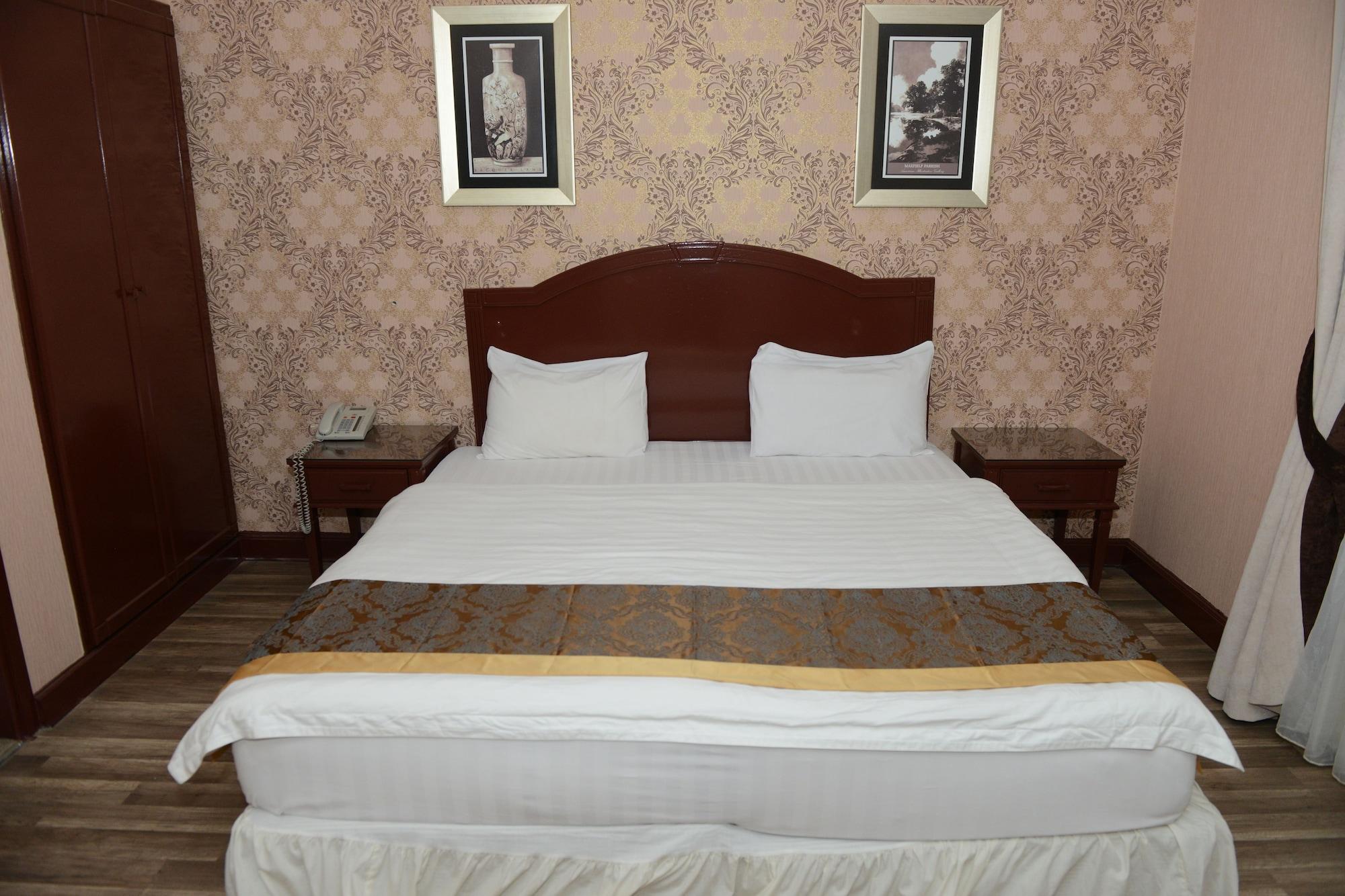 Plaza Athenee Hotel Kuwait City Exteriör bild