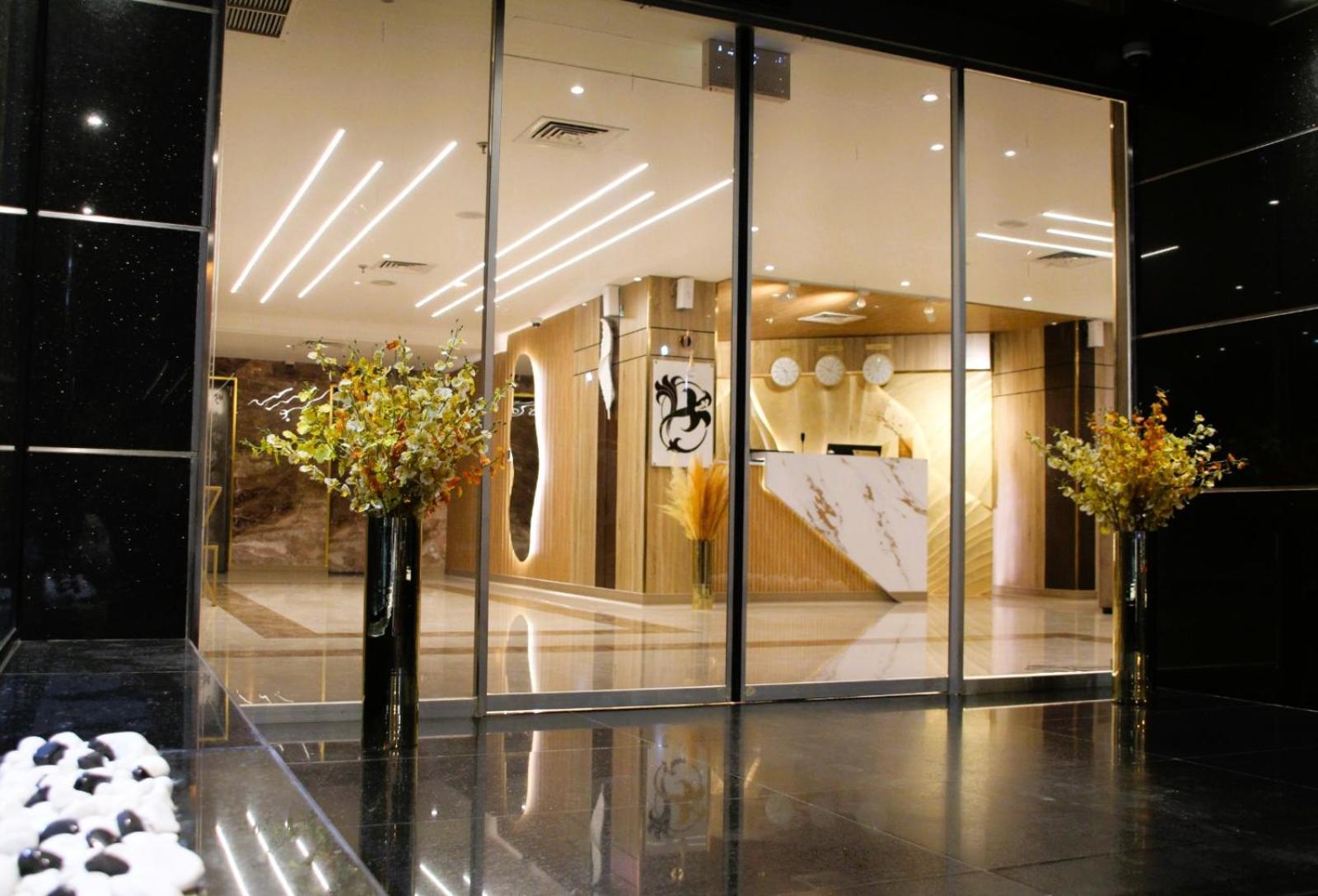 Plaza Athenee Hotel Kuwait City Exteriör bild