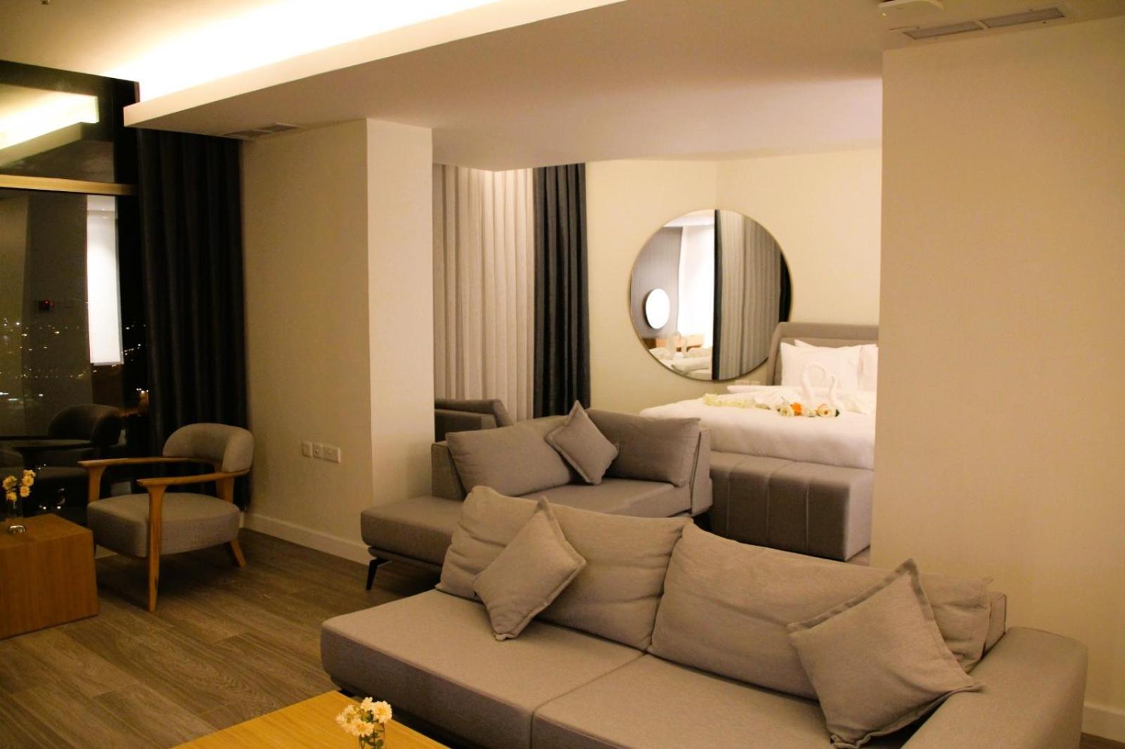 Plaza Athenee Hotel Kuwait City Exteriör bild