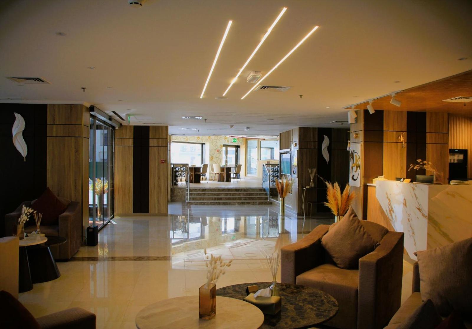 Plaza Athenee Hotel Kuwait City Exteriör bild