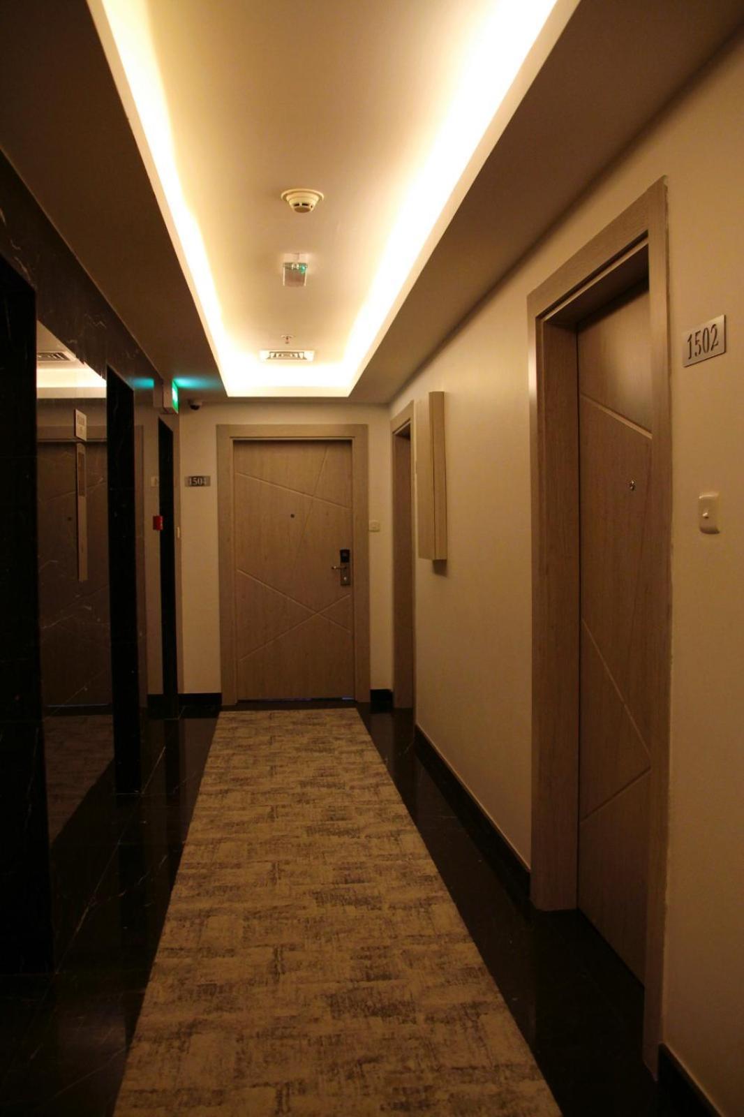 Plaza Athenee Hotel Kuwait City Exteriör bild