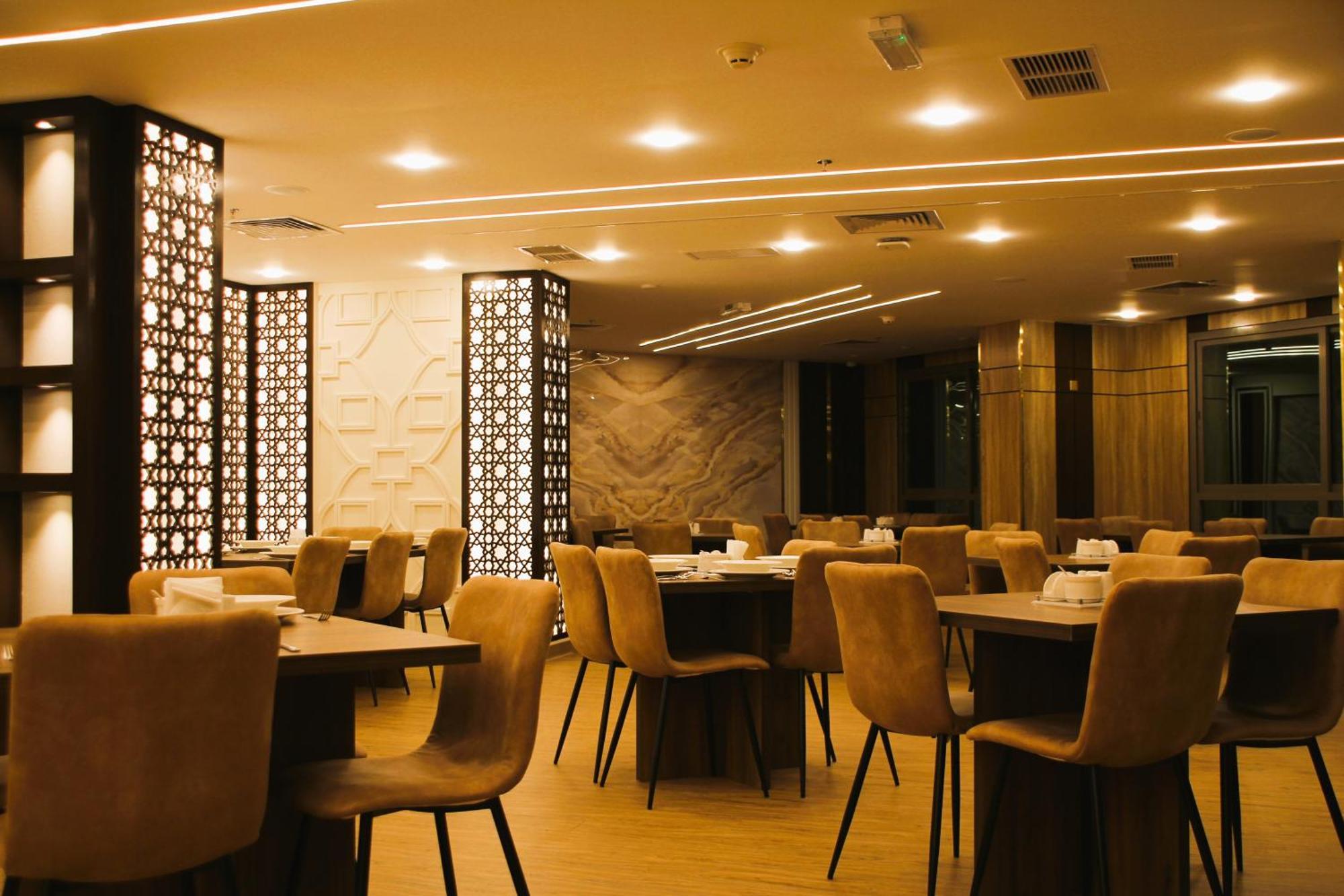 Plaza Athenee Hotel Kuwait City Exteriör bild